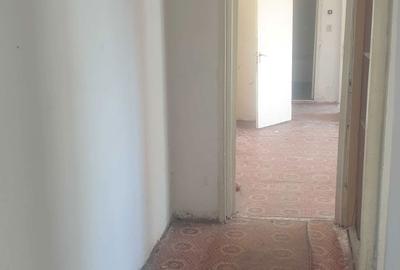 Apartament cu 3 camere semidecomandat în Central - 1