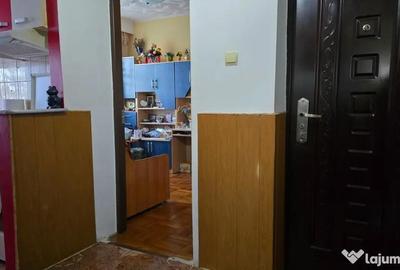 Apartament cu 3 camere decomandat în Minerul - 7