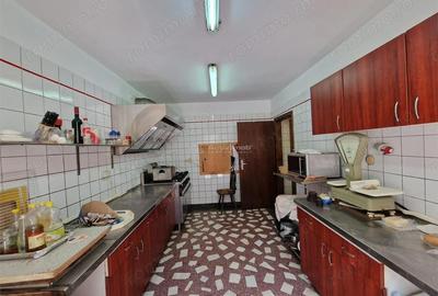 Casă cu 7 camere cu Teren 720 Mp în Vest - 3