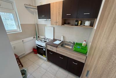 Garsonieră decomandată, mobilată în Titan - 4