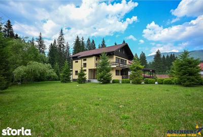 Casă cu 5 camere cu Teren 1700 Mp în Central - 2