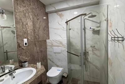 Garsonieră în Titan