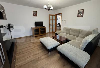Apartament cu 3 camere, zona Dumbrava - 1