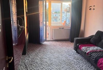 Inchiriere apartament 2 camere decomandat - Astra, Str. Marte - 400 EUR/luna - 4