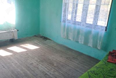 Casă cu 3 camere în Poieni (Densuș)