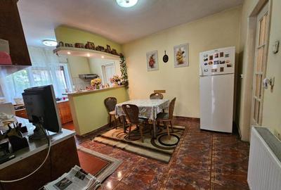 Casă cu 7 camere cu Teren 355 Mp în Decebal - 7