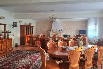 Casă cu 6 camere în Budești - 2