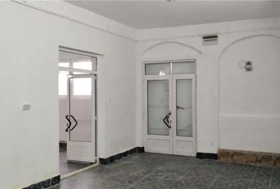 Spațiu comercial, de 180 mp, în Central - 10