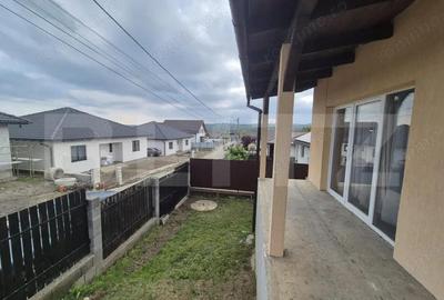 Casă cu 4 camere cu Teren 450 Mp în Central - 11