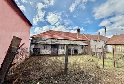 Casă cu 4 camere cu Teren 730 Mp în Central - 2