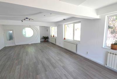 Spațiu comercial, de 82 mp, în Central - 1