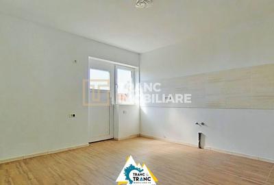 Casă cu 6 camere cu Teren 290 Mp în Sânleani - 5