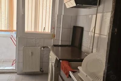 Inchiriez apartament 3 camere Centru 300 euro Inchiriez apartament 3 camere Centru 300 euro - 6