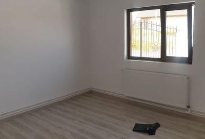 Casă cu 4 camere cu Teren 320 Mp în Valu lui Traian - 2