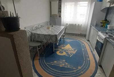 Apartament cu 2 camere decomandat în Republicii - 2