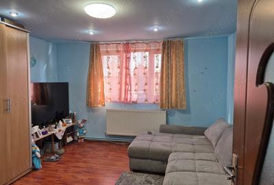 Casă cu 4 camere cu Teren 499 Mp în Central - 1