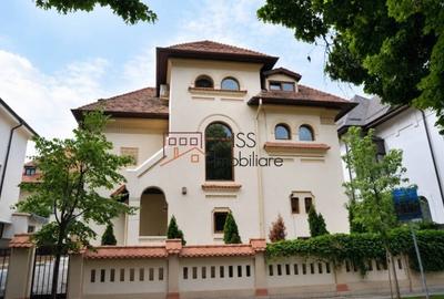 Casă cu 14 camere cu Teren 420 Mp în P-ța Dorobanți