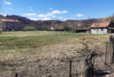 Teren de 5280 mp, în Petroșani - 2
