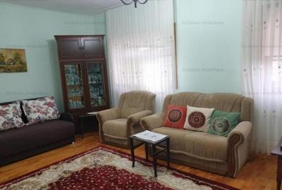 Casă cu 6 camere cu Teren 461 Mp în Central