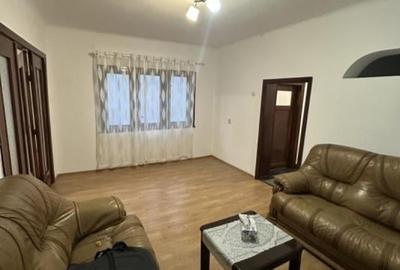 Apartament cu 4 camere decomandat, mobilat în Unirii
