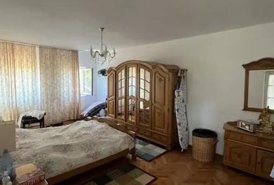 Casă cu 10 camere cu Teren 625 Mp în Păușești - 4