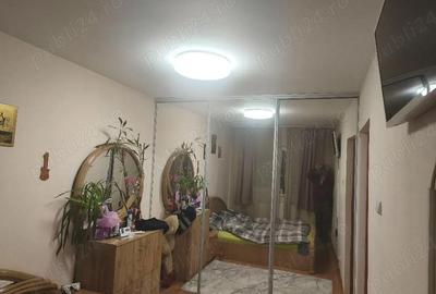 Apartament cu 3 camere decomandat în Vasile Aaron - 5