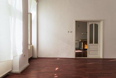 Casa de vanzare pentru AirBNB, birouri, comercial in piata Traian - 2