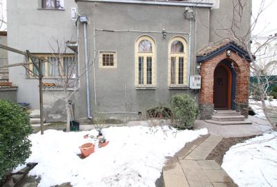 Casă individuală cu 4 camere cu Canalizare în Central - 2