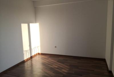 Apartament 3 camere decomandat, vedere la piscină - 14