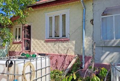 Vind casa comuna Cirlige sat Blidari cu livada si vie in jurul casei - 4