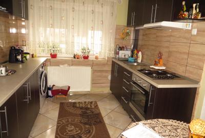 Casa parter si 2 etaje zona Titulescu - 5