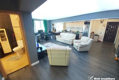 Vand apartament 2 camere, balcon, parcare, Andrei Muresanu