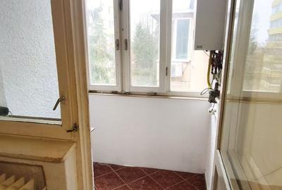 Apartament cu 3 camere decomandat în Cornișa - 9