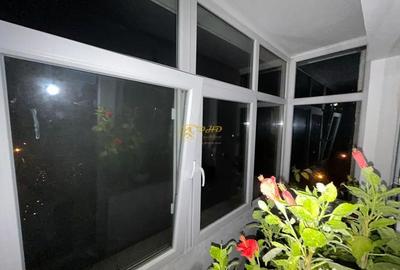 Apartament cu 3 camere decomandat în Podul de Piatră