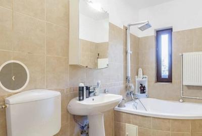 Apartament cu 3 camere decomandat în Adunații-Copăceni
