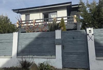 Casă cu 4 camere cu Canalizare în Central - 4