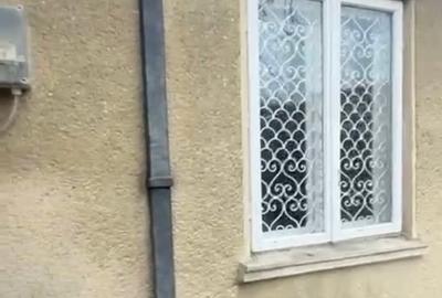 Casă individuală cu 3 camere cu Canalizare în CET - 8