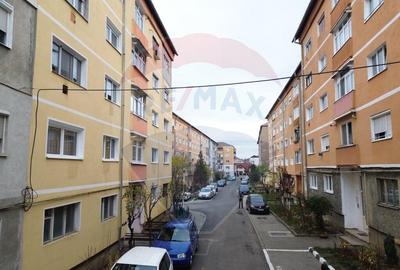 Apartament cu 2 camere decomandat în Vitrometan