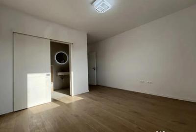 Apartament cu 3 camere decomandat în Tractorul