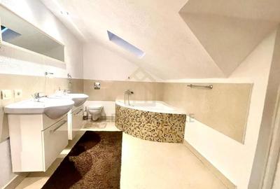 Apartament cu 3 camere în Central - 1