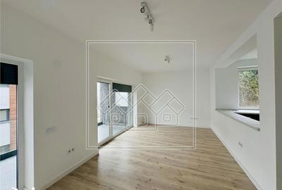 Apartament cu 2 camere decomandat în Cristian - 2