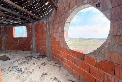 Casă cu Teren 2400 Mp în Potârnichești - 3