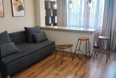 Apartament cu 2 camere decomandat în Complex Studențesc