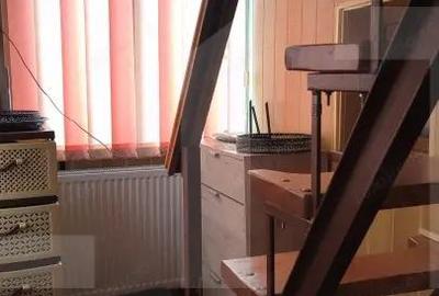 Casa,6 camere ,curte comuna in zona buna - 4