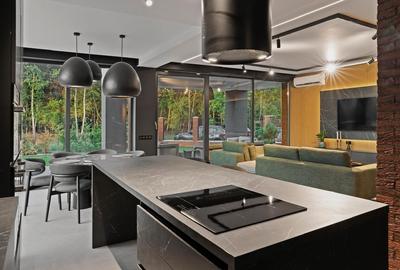 Vilă cu Design Industrial în Corbeanca, Lângă Liziera Pădurii - 12