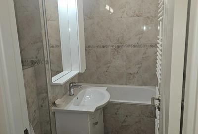 Apartament cu 3 camere semidecomandat în Circumvalațiunii - 1