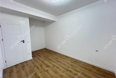 Apartament cu 3 camere decomandate si 2 bai pe Calea Surii Mici - 12