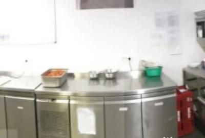 Spațiu comercial, de 639 mp, în P-ța Victoriei - 9