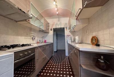 Casă / Vilă cu 8 camere de vânzare în zona Industriilor/Republica - 4