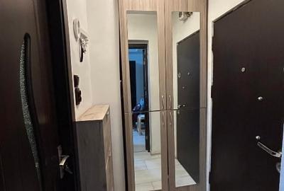 Garsonieră semidecomandată, mobilată în CET - 6